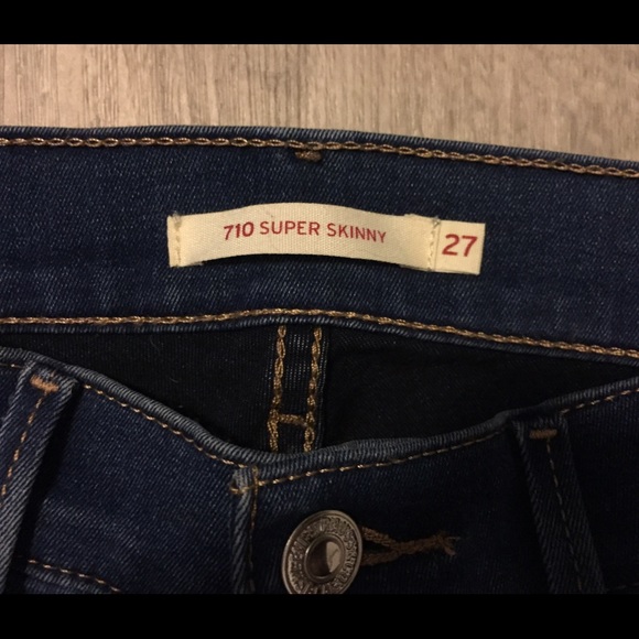 Levis - Picture 2 of 3
