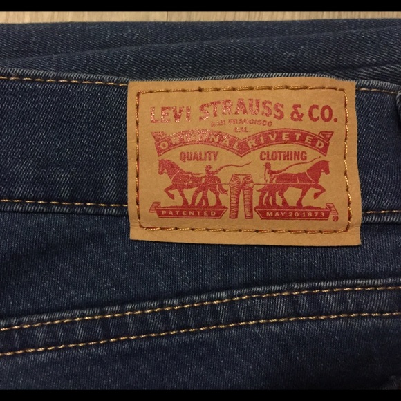 Levis - Picture 3 of 3