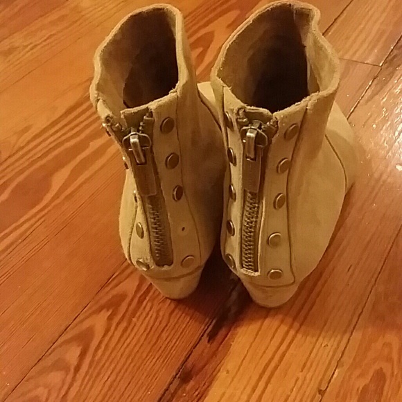 VINCE CAMUTO boots - Picture 2 of 4