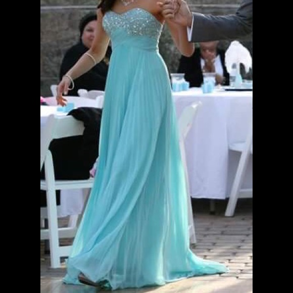 Sz 2 beautiful worn once Tiffany blue gown - Picture 3 of 3