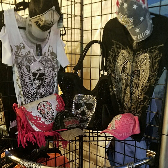 Meet your Posher, Jennifer - Picture 2 of 2