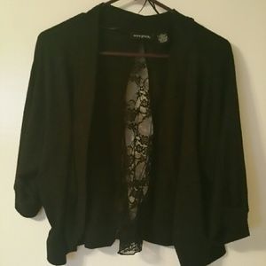 Quarter sleeve jacket shrug