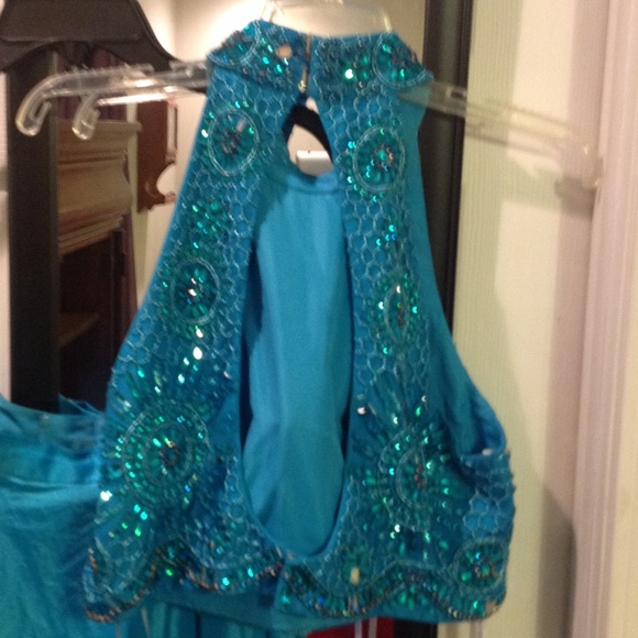 Beautiful Formal/Prom Dress - Picture 3 of 4