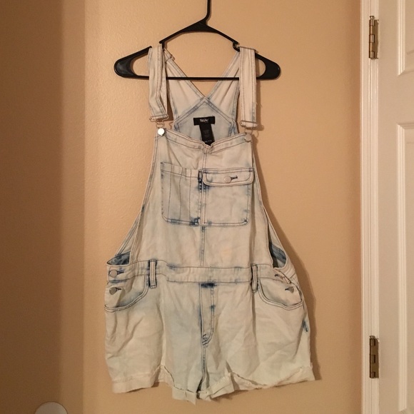 Mossimo denim overall shorts