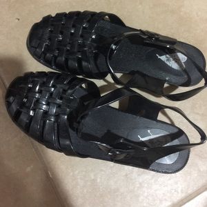 Black jelly sandals