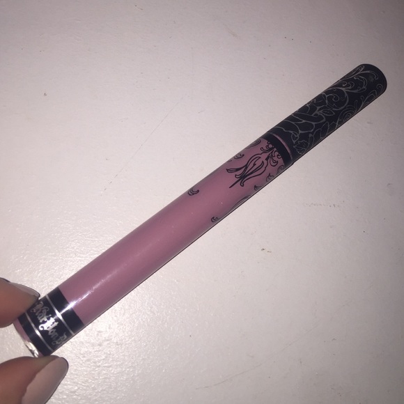 KAT VOND D EVERLASTING LIQUID LIPSTICK IN REQUIEM