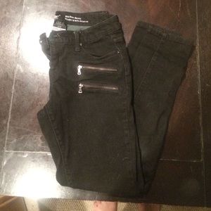 🎀MAKE OFFERS🎀Black jeans with zipper accent