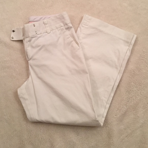 Express White Capri Pants