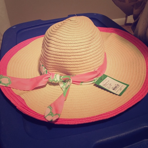 Lilly Pulitzer Accessories - NWT Lilly Pulitzer straw derby hat w/ printed sash