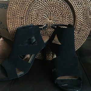 Black heels, suede cloth, gold hook on buckle