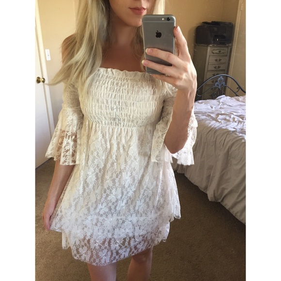 ‼️4EVER CLOSED IN 4 DAYS‼️Lace off the Shoulder