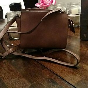 Small brown crossbody.