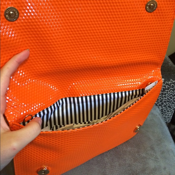 Orange clutch - Picture 2 of 2