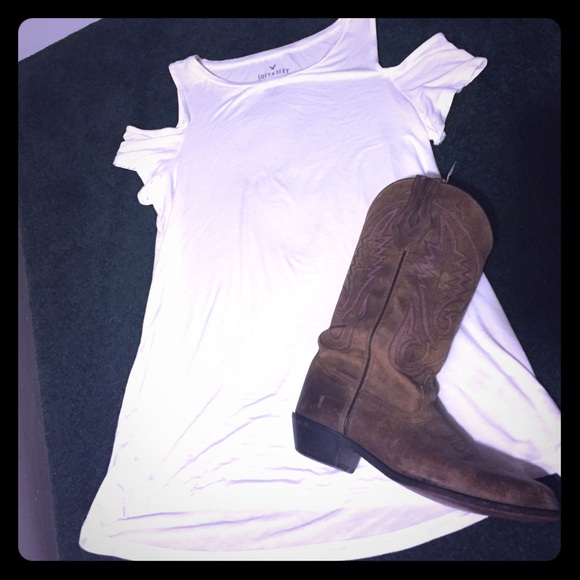 American eagle cold shoulder top