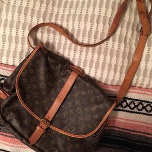 100% Authentic Louis Vuitton Messenger Bag