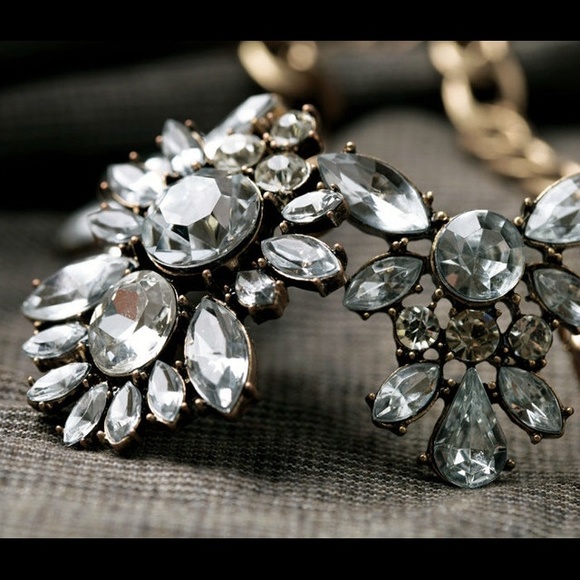 Host Pick Sale!💕💥Stunning Statement Necklace - Picture 3 of 4