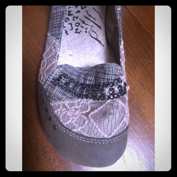 BKE Buckle brown flats