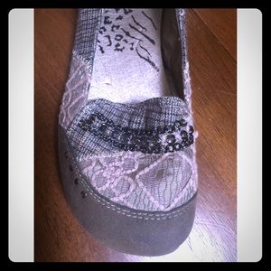 BKE Buckle brown flats