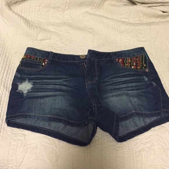 Very cute patterned shorts