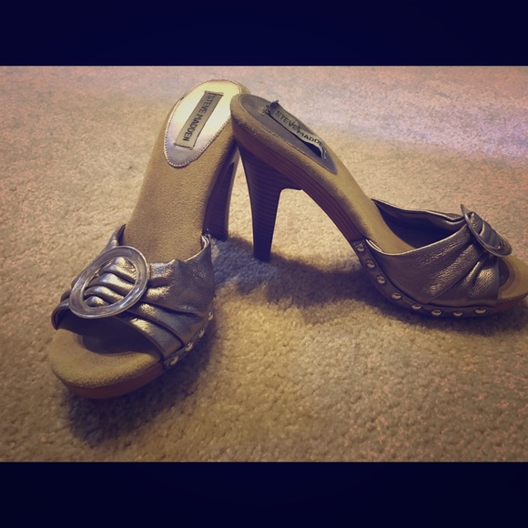 Steve Madden silver peep toe slip on heels, size7