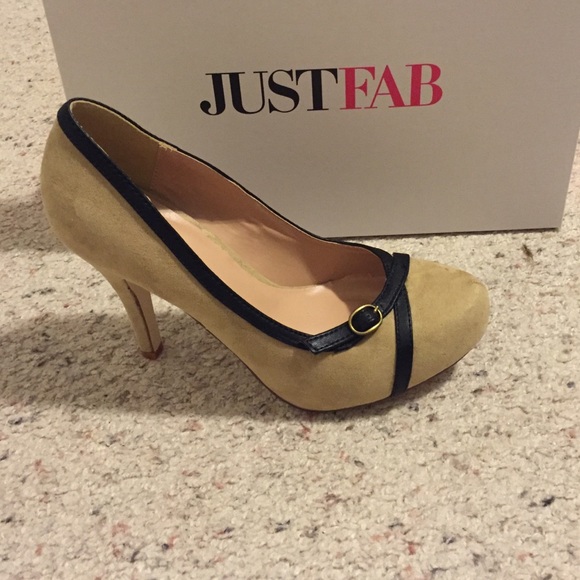 Nude Heels - Picture 2 of 4