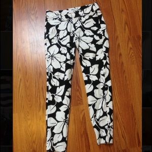 Black and white pattern pants