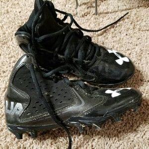 Boys Under Armour football cleats