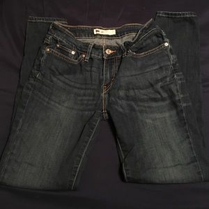 Levi stretch skinny jeans. Sz 28.