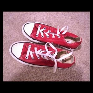 Red low top converse