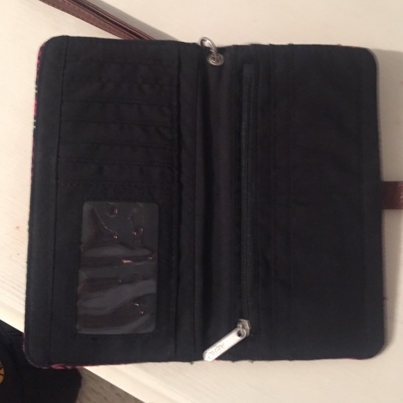 Patterned wristlet - Picture 3 of 3