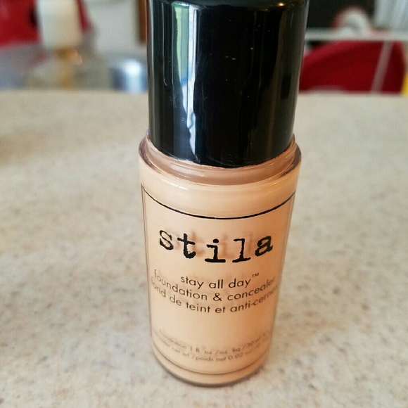 Stila Stay All Day Foundation