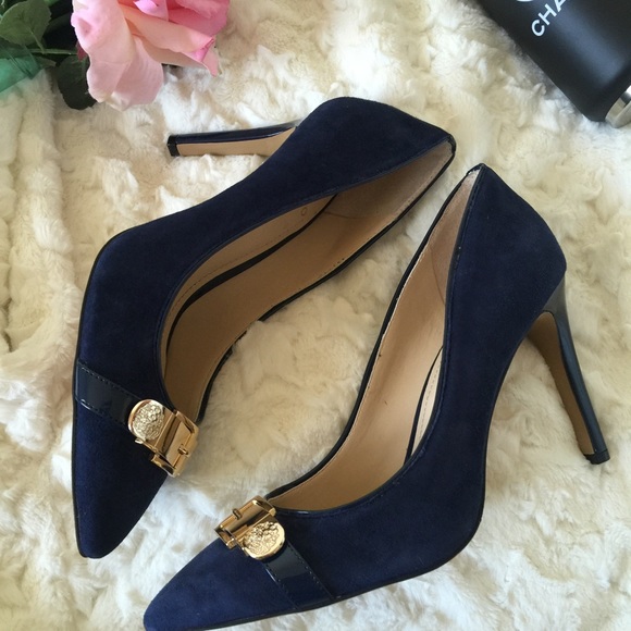 🕸Vince Camuto Blue Suede Pumps🕸