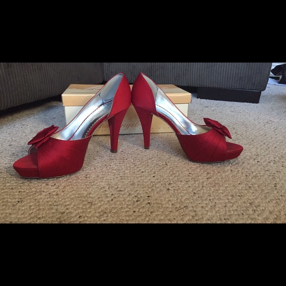 Heels - Picture 4 of 4