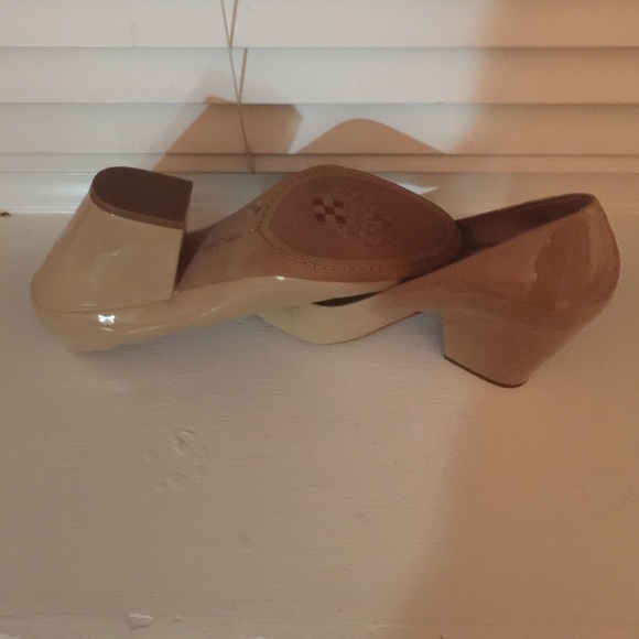 Brand New Vince Camuto tan Shoes! - Picture 4 of 4