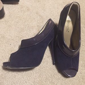 Dark purple vintage style heels
