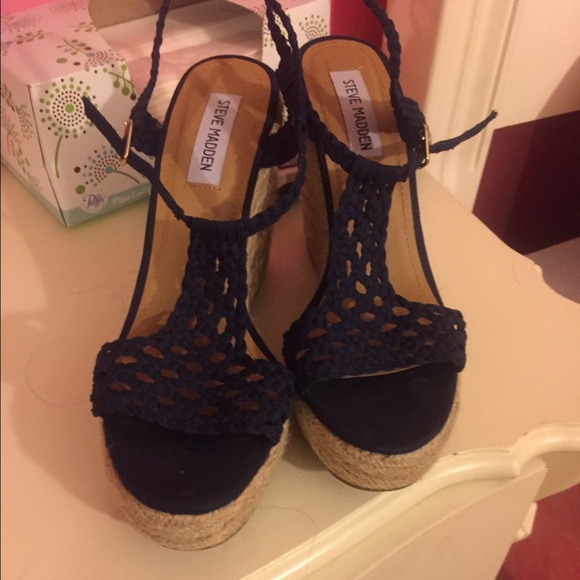 New navy Steve Madden wedges