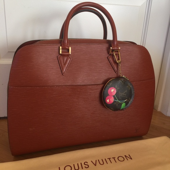Authentic Louis Vuitton large epi handbag