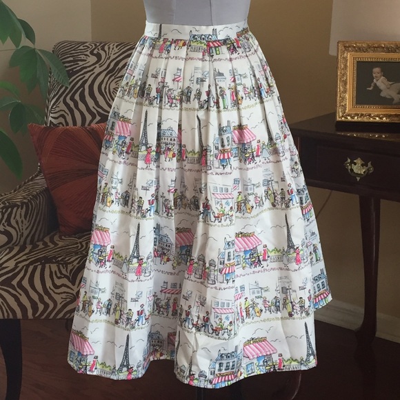 Pin-up style Pleated Skirt Paris Eiffel Cafe Scene