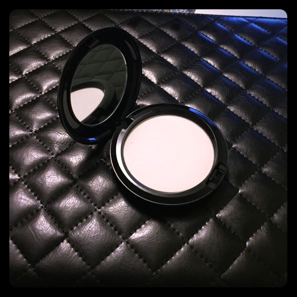 MAC Prep + Prime Pressed Powder