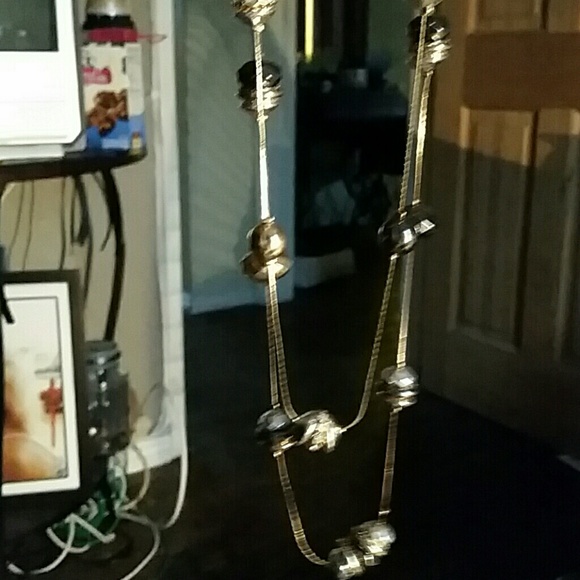 Long necklace from the avenue store