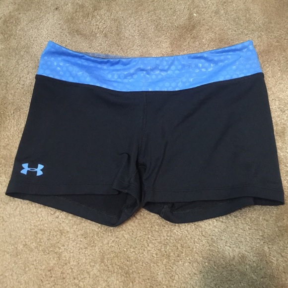 Under Armour Fitted Spandex. Size: Medium