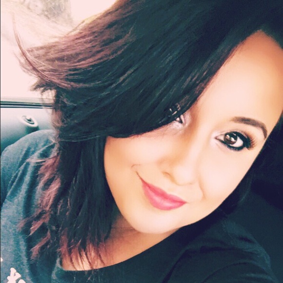 Meet your Posher, Dominique