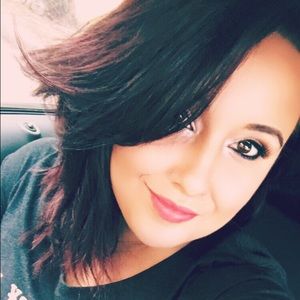 Meet your Posher, Dominique