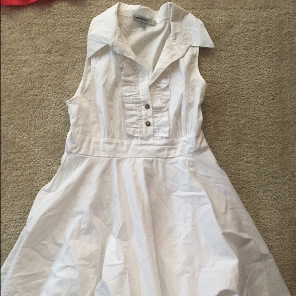 White A line collard sleeveless dress