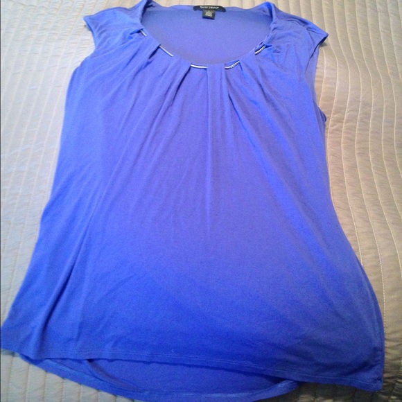 Periwinkle short sleeve top with silver rope