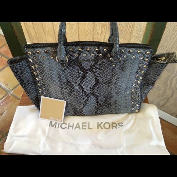 Michael Kors Selma purse