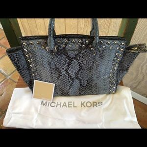 Michael Kors Selma purse