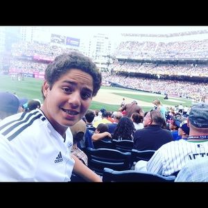 Meet your Posher, Bernardo