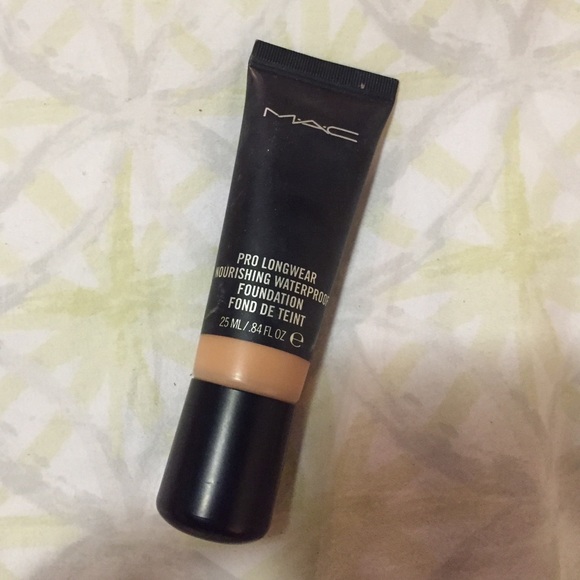 MAC prolong wear Foundation