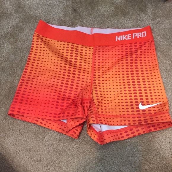 Patterned Nike Pro. Size: S